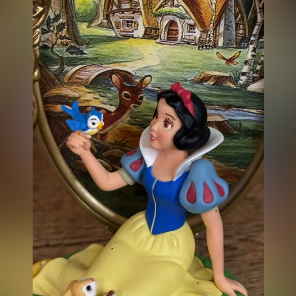 Hallmark Keepsake Ornament 1998 Walt Disney's Snow White Enchanted Memories - Picture 3 of 9
